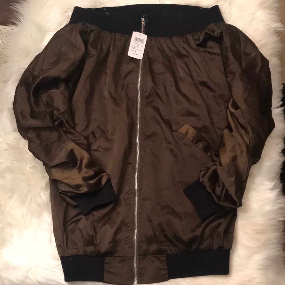 Windsor off the shoulder bomber